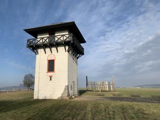 Turm mit neuer Palisade